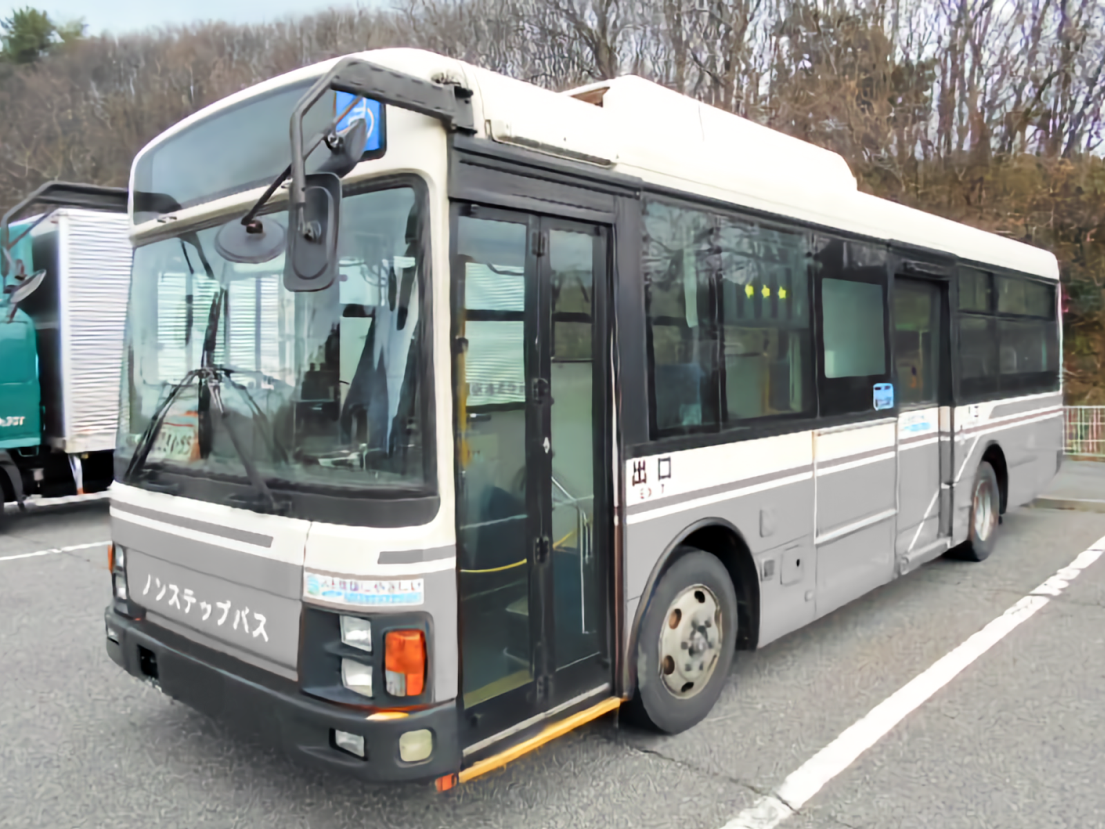 平成17年式いすゞ中型路線バス